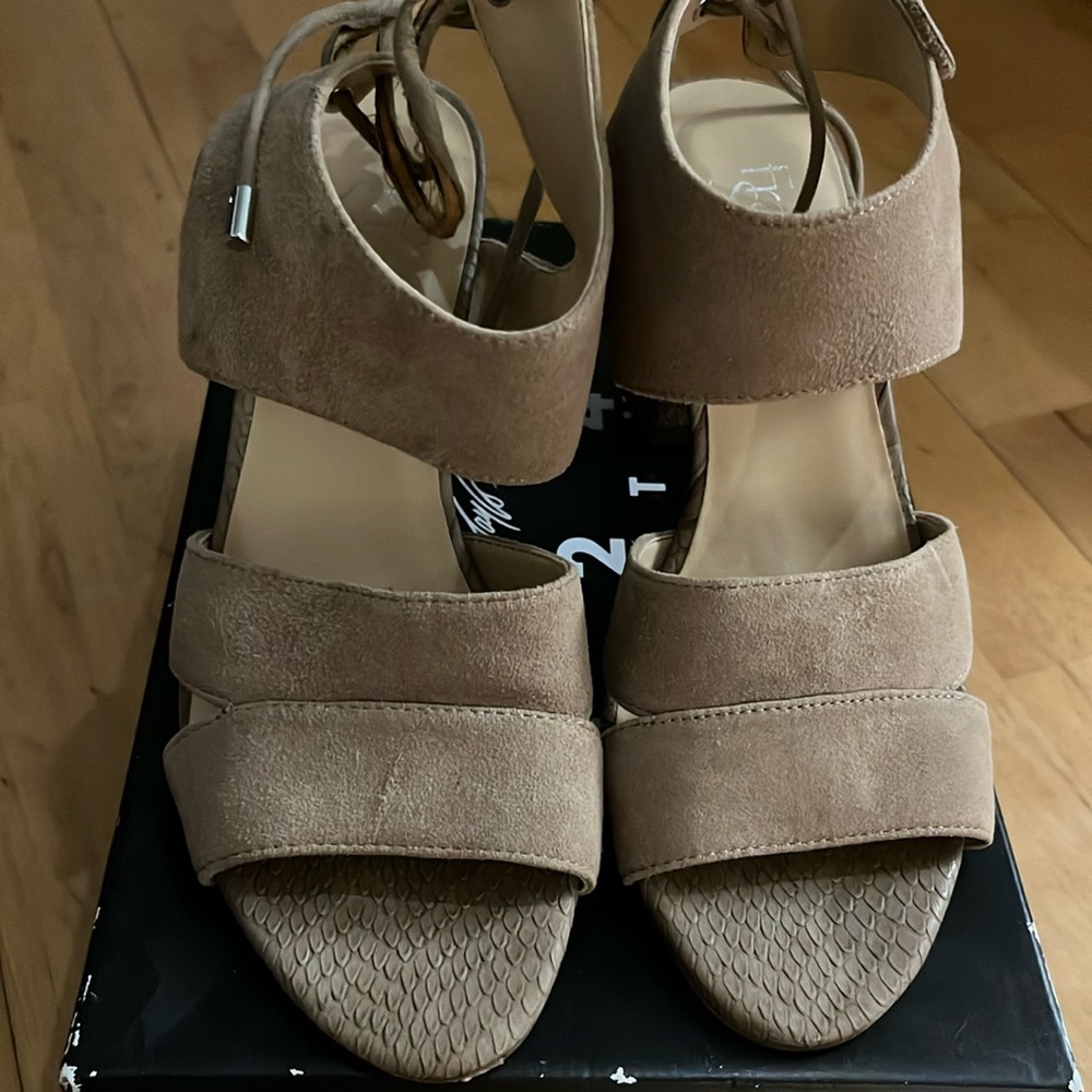 Franco sarto Gem Lace-Up Block Heel Sandals size 6